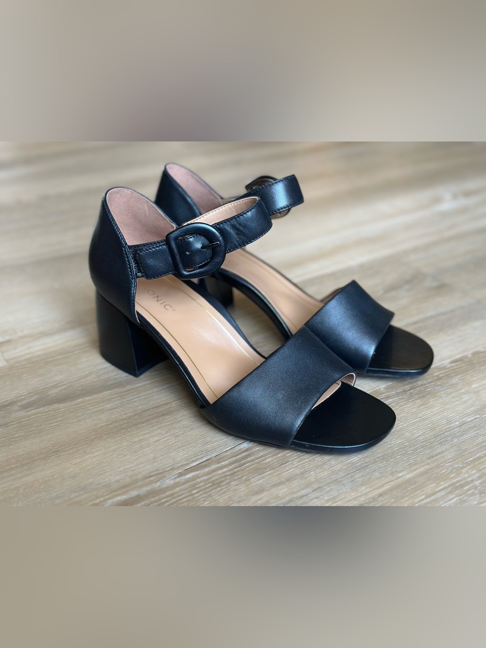Vionic Chardonnay Black Leather Block Heel Sandals Ankle Strap Women's Size 9.5